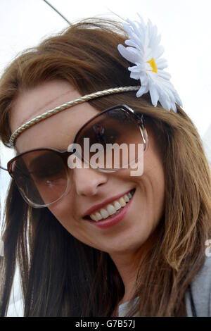 Leeds Festival 2014 - Tag Drei. Festivalbesucher Stacey aus Yarm, Teesside, am dritten Tag des Leeds Festivals im Bramham Park, Leeds. Stockfoto