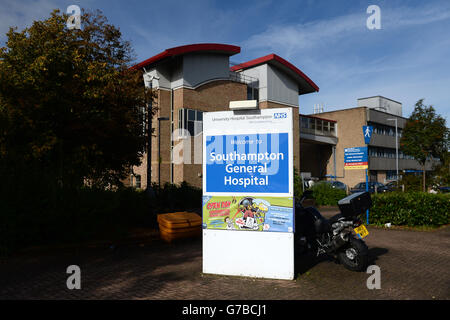 Allgemeine Ansicht der Beschilderung für das Southampton General Hospital, Teil des University of Southampton NHS Foundation Trust. Stockfoto