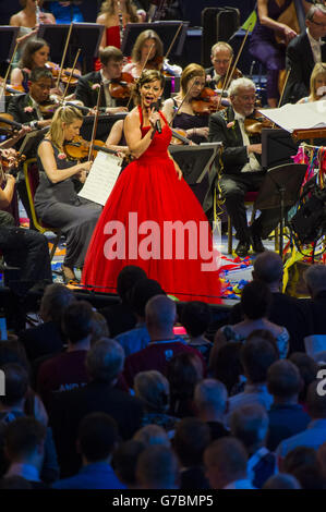 Solist Ruthie Henshall während der Last Night of the Proms in der Royal Albert Hall, London. Stockfoto