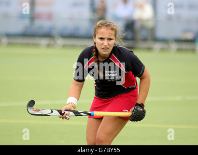 Sainsbury's 2014 School Games - 4. September 2014: England Red Girls gegen England Blue Girls in der Hockey während der Sainsbury's 2014 School Games, in der Armitage Site, Manchester statt Stockfoto