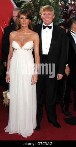 Die 56. Jahrestagung Emmy Awards 2004 Stockfoto