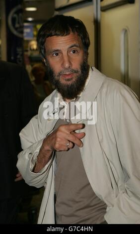 Der ehemalige Popstar Cat Stevens kam nach London zurück, nachdem ihm die Einreise in die Vereinigten Staaten aus Gründen der nationalen Sicherheit verweigert wurde. Stockfoto