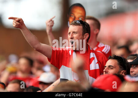 Fußball - Sky Bet Championship - Nottingham Forest / Derby County - City Ground. Ein Nottingham Forest Fan in den Tribünen. Stockfoto