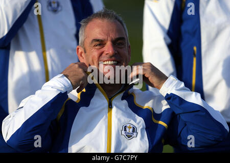 Golf - 40. Ryder Cup - Üben Tag 1 - Gleneagles. Europa-Kapitän Paul McGinley während des Team-Fotoanrufs am ersten Tag des 40. Ryder Cup auf dem Gleneagles Golf Course, Perthshire. Stockfoto