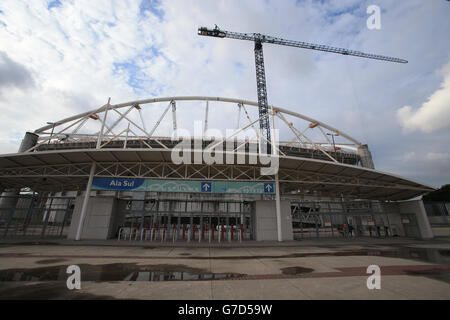 Das J. Havelange Olympic Stadium ist der Gastgeber der Olympischen Spiele 2016 in Rio, die im Bau sind und vor Ort als „Engenhao“ bekannt sind (nach dem Viertel Engenho de Dentro, in dem es sich befindet), das die Leichtathletik-Leichtathletik-Veranstaltungen während der Olympischen und Paralympischen Spiele ausrichten wird. Stockfoto