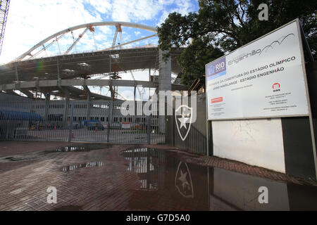 Das J. Havelange Olympic Stadium ist der Gastgeber der Olympischen Spiele 2016 in Rio, die im Bau sind und vor Ort als „Engenhao“ bekannt sind (nach dem Viertel Engenho de Dentro, in dem es sich befindet), das die Leichtathletik-Leichtathletik-Veranstaltungen während der Olympischen und Paralympischen Spiele ausrichten wird. Stockfoto