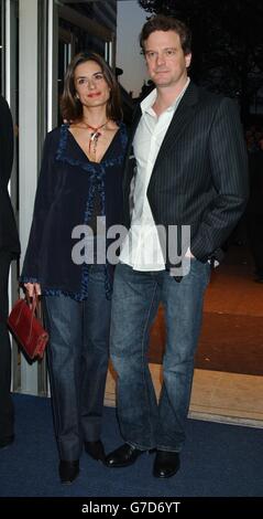 Der Schauspieler Colin Firth und seine Frau Livia Giuggioli besuchen im Rahmen des Times bfi London Film Festival eine Vorführung von The Woodsman im Odeon West End im Zentrum von London. Stockfoto