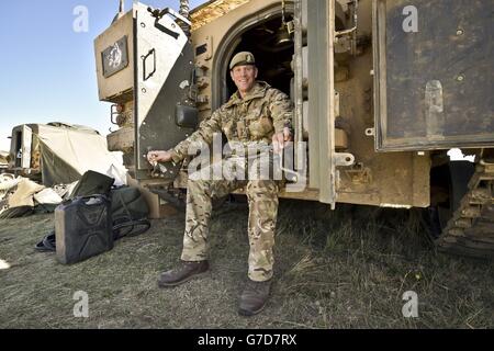 Zuvor unveröffentlichtes Bild vom 19/09/14 des Kommandanten von 1 Yorks Andy Garner während der Übung Prarie Storm trainieren etwa 1,000 Soldaten auf einem Scheinschlachtfeld in Suffield, Kanada, als Teil der größten Trainingsübung des Jahres der britischen Armee. Stockfoto