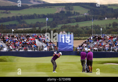 Golf - 40. Ryder Cup - Praxis Tag zwei - Gleneagles. Der europäische Justin Rose spielt beim Training auf dem Gleneagles Golf Course in Perthshire in das dreizehnte Grün. Stockfoto