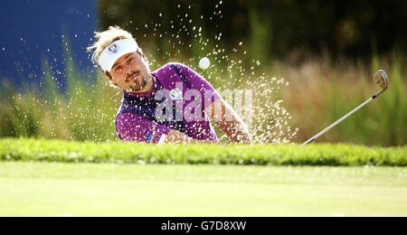 Golf - 40. Ryder Cup - Praxis Tag zwei - Gleneagles. Europas Victor Dubuisson während einer Übungssitzung Stockfoto