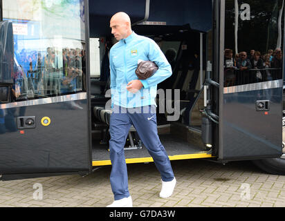 Willy Caballero von Manchester City kommt zum Spiel der Barclays Premier League im KC Stadium, Hull. DRÜCKEN SIE VERBANDSFOTO. Bilddatum: Samstag, 27. September 2014. Siehe PA Story SOCCER Hull. Bildnachweis sollte lauten: Anna Gowthorpe/PA Wire. Stockfoto