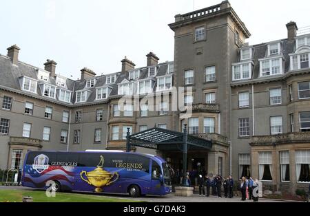 Das Team des American Ryder Cup verlässt das Gleneagles Hotel, Perthshire. Stockfoto