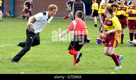 Prince Harry, Patron des England Rugby's All Schools Program, nimmt an einer Lehrerausbildung und einem Rugby Festival im Eccles Rugby Club in Eccles Greater Manchester Teil. Stockfoto