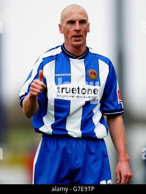 Kevin Ellison von Chester City im Einsatz gegen Leyton Orient während des Coca-Cola League One Spiels im Deva Stadium, Chester. KEINE INOFFIZIELLE NUTZUNG DER CLUB-WEBSITE. Stockfoto