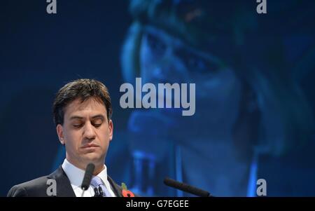 Arbeitsleiter Ed Miliband spricht bei der CBI-Jahreskonferenz in London. Stockfoto