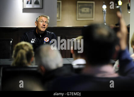 Fußball - Lesung FC Tag der offenen Tür - Madejski-Stadion Stockfoto