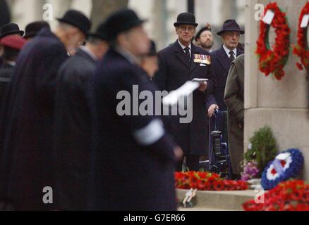 Der Herzog von Edinburgh besucht den jährlichen Gedenkgottesdienst im Cenotaph im Zentrum von London für jüdische Soldaten und Frauen, die während des Krieges ihr Leben verloren. Stockfoto