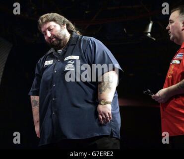 Phil Taylor V Andy Fordham in Circus-Taverne Stockfoto