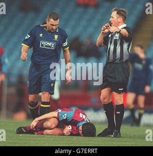 Fußball... Carling Premier League... Aston Villa V Wimbledon Stockfoto