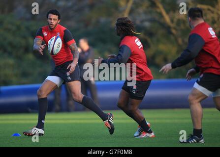 Englands Courtney Lawes während einer Trainingseinheit im Pennyhill Park Hotel, Surrey. Stockfoto