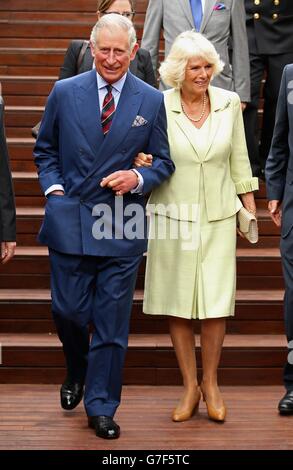 Der Prinz von Wales und die Herzogin von Cornwall besuchen das Zentrum für Frieden und Versöhnung in Bogota, Kolumbien im Rahmen ihrer Tour durch das südamerikanische Land. Stockfoto