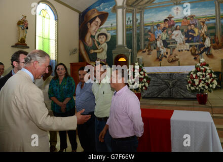 Der Prinz von Wales und der Präsident von Kolumbien Juan Manuel Santos besuchen die Kirche La Macarena, La Macarena in Kolumbien, am dritten Tag der Reise des Prinzen von Wales und der Herzogin von Cornwall nach Kolumbien und Mexiko. Stockfoto