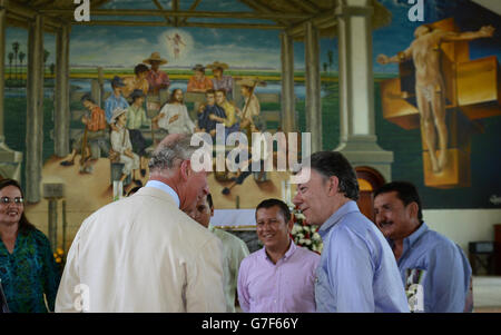 Der Prinz von Wales und der Präsident von Kolumbien Juan Manuel Santos besuchen die Kirche La Macarena, La Macarena in Kolumbien, am dritten Tag der Reise des Prinzen von Wales und der Herzogin von Cornwall nach Kolumbien und Mexiko. Stockfoto