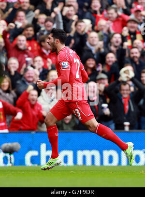 Liverpools Emre Can feiert das Tor zum Eröffnungstreffer des Spiels während des Spiels der Barclays Premier League in Anfield, Liverpool. Stockfoto