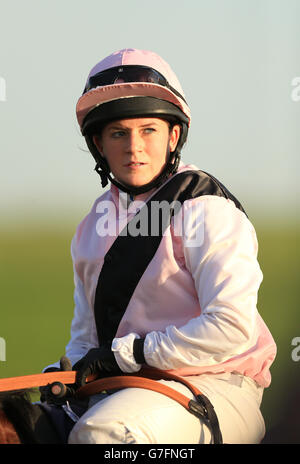 Pferderennen - The Hallowen Big Bash - Tag 1 - Rennbahn Newmarket. Jockey Rosie Jessop Stockfoto