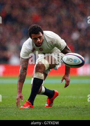 Englands Courtney Lawes während der QBE International in Twickenham, London. Stockfoto