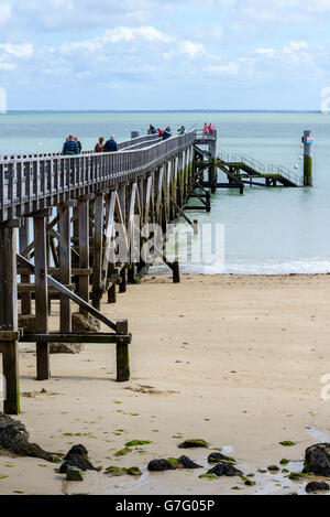 Pier am Plage des Dames auf der Insel Noirmoutier, Frankreich Stockfoto