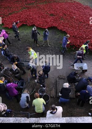 Blut Mehrfrequenzdarstellung Länder und Meere von Red installation Stockfoto