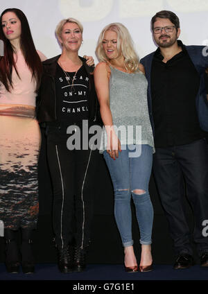 Mitglieder des S Club 7 (von links nach rechts) Tina Barrett, Jo O'Meara, Hannah Spearritt und Paul Cattermole während einer Fotoansage zur „Bring IT All Back“-Arena-Tour 2015 im Ham Yard Hotel in Soho, London. Stockfoto