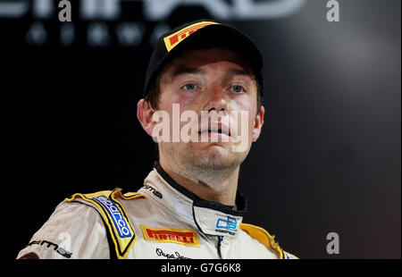 Motorsport - Formel-1-Weltmeisterschaft - 2014 Abu Dhabi Grand Prix - Qualifikation - Yas Marina Circuit. Jolyon Palmer auf dem Yas Marina Circuit, Abu Dhabi. Stockfoto