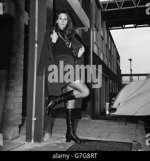 Miss South Africa Linda Collett am Flughafen Heathrow. Sie soll am Miss World-Wettbewerb in der Royal Albert Hall teilnehmen. Stockfoto