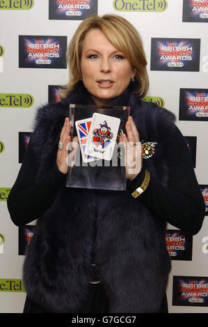 Jennifer Saunders mit dem „Outstanding Contribution to Comedy Award for French and Saunders“. Stockfoto