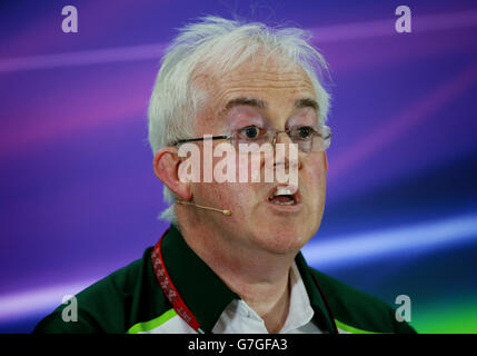 Motorsport - Formel-1-Weltmeisterschaft - 2014 Abu Dhabi Grand Prix - Training - Yas Marina Circuit. Caterham's Finbarr O'Connell auf dem Yas Marina Circuit, Abu Dhabi. Stockfoto