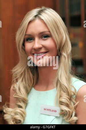 Miss World 2014 Photocall - London. Ellie McKeating (Miss Scotland) posiert während des Miss World 2014-Fotoanrufs im Marriot Hotel, London. Stockfoto