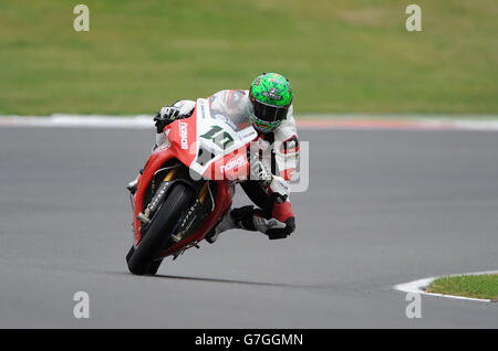 Motorsport - 2014 MCE Versicherung British Superbike Championship - Runde 5 - Marken Hatch. Jon Kirkham, Kawasaki - Halsall Bike Gear Stockfoto