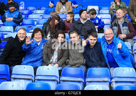 Fußball - Sky Bet Championship - Birmingham City / Nottingham Forest - St. Andrews. Birmingham City Fans im Stand vor dem Spiel in St. Andrews Stockfoto