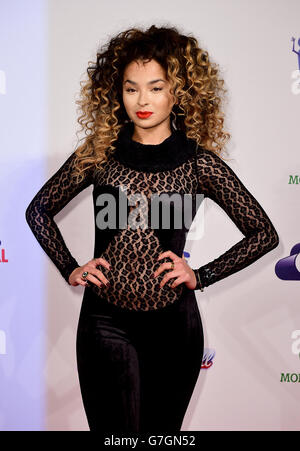 Ella Eyre besucht den Capital Jingle Bell Ball 2014 in der O2 Arena, London. DRÜCKEN Sie VERBANDSFOTO. Bilddatum: Sonntag, 7. Dezember 2014. Bildnachweis sollte lauten: Ian West/PA Wire Stockfoto
