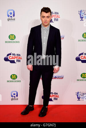 Sam Smith nimmt am Capital Jingle Bell Ball 2014 in der O2 Arena in London Teil. DRÜCKEN SIE VERBANDSFOTO. Bilddatum: Sonntag, 7. Dezember 2014. Das Foto sollte lauten: Ian West/PA Wire Stockfoto