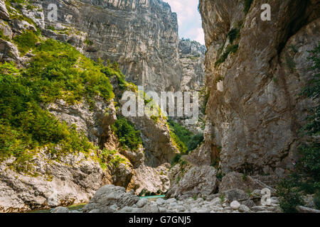 Französisch-Berge Landschaft der Gorges Du Verdon In Süd-Ost-Frankreich. Provence-Alpes-Côte d ' Azur. Stockfoto