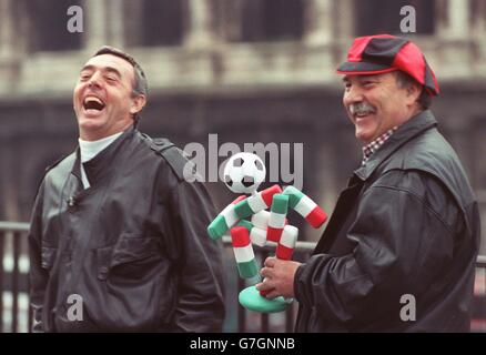 Saint & Greavsie am Kolosseum, Rom Stockfoto