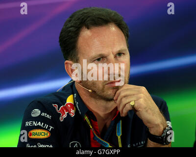 Motorsport - Formel-1-Weltmeisterschaft - 2014 Abu Dhabi Grand Prix - Training - Yas Marina Circuit. Red Bull Teamchef Christian Horner auf dem Yas Marina Circuit, Abu Dhabi. Stockfoto