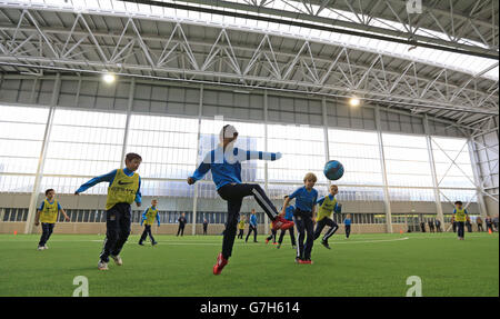 Fußball - Manchester City Training Ground Offizieller Start. Die Junioren von Manchester City testen das neue Performance Center in Manchester. Stockfoto