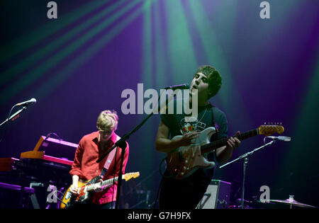 Kieran Shudall of circa Waves tritt im Winter Wonderland 2014 von XFM im O2 Apollo Manchester auf. Stockfoto