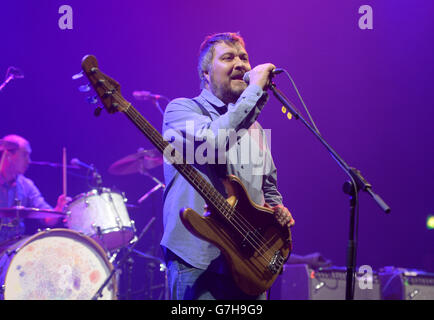 Jimi Goodwin tritt im Winter Wonderland 2014 von XFM im O2 Apollo Manchester auf. Stockfoto