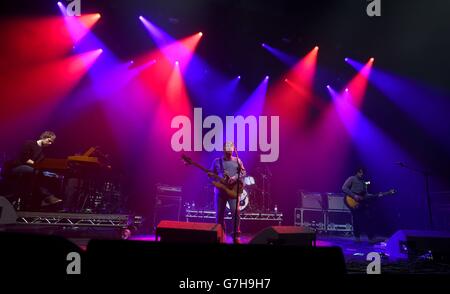 Jimi Goodwin tritt im Winter Wonderland 2014 von XFM im O2 Apollo Manchester auf. Stockfoto