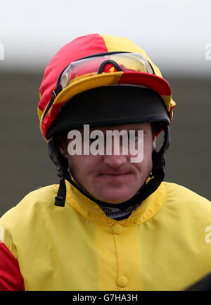 Pferderennen - Southwell Racecourse. Liam Keniry, Jockey Stockfoto